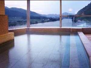最上階の展望大浴場からの眺めはまさに絶景