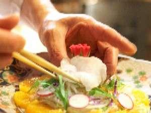 洗練された職人の手で真心込めたお料理をご提供いたします