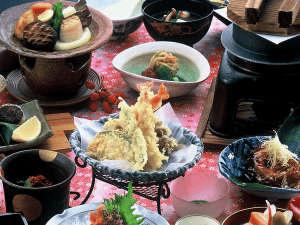 【料理】海山の幸を織り込んだ和会席料理をどうぞ