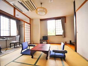 【城側和室8畳】お部屋よりお城をご覧いただける唯一のお部屋です。