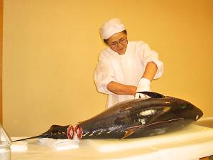 【まぐろ解体】まぐろ堪能プランはまるごと一本解体します。※お客様の前で解体実演は行っていません。