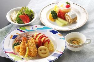 ＜お子様ランチ一例＞苦手な物やアレルギー等御座いましたら事前にお知らせ下さいませ