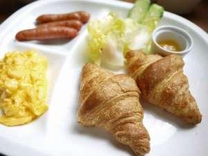 無料朝食バイキング（洋食プレートバージョン）