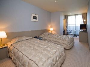 【洋室】ツインのビジネスタイプのお部屋になります。洋室は禁煙部屋のみとなります。