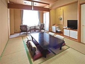 和室10畳　※4～5名様までお泊りいただけます。