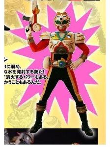 秋田のご当地ヒーロー「ガヤルダーハチ」