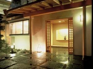 南房総館山の波打ち際にある花しぶき