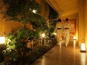 大浴場へのアプローチ気持ち良い外気を浴びてご入浴