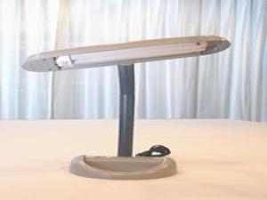 貸出用備品として電気スタンドをご用意しております。