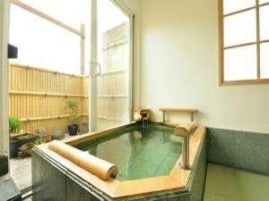 畳敷きのお風呂は足元あたたか