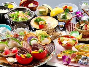 土佐の伝統皿鉢料理とカツオの藁焼きタタキ付き土佐風会席