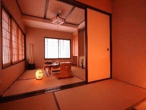 瀬田川の流れを眺められるお部屋をご用意。春には桜、秋には美しい紅葉がご覧いただけます。
