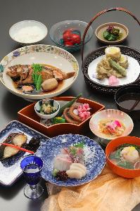 ご夕食　会席料理　一例