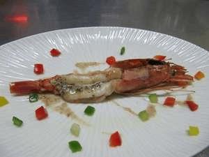 赤エビのガーリックバターソテー、（夕食メニュー季節料理の一つ、）
