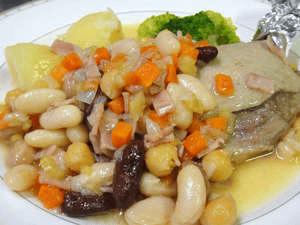 合鴨と4種豆の煮ものコトコト煮た合鴨とお豆を楽しんでください