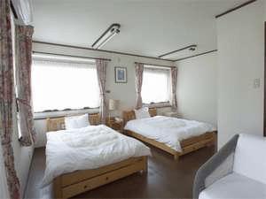 【さくら館別館洋室】１階のツインベッドの禁煙の洋室