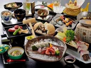 旬の素材を取り入れた夢乃井オリジナルの創作会席をお楽しみ下さい。（１２月～２月の料理イメージ）