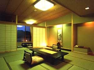翔鷺館　西側