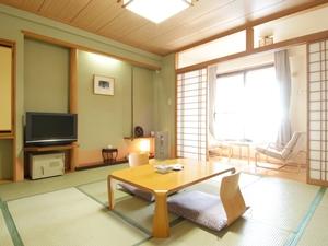 海側露天風呂客室（10畳）一例