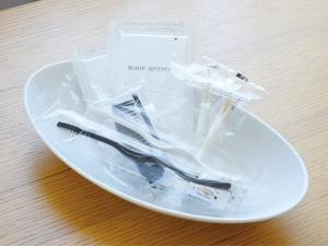 【アメニティ】ハブラシ、髭剃り、ボディソープ、（ヘヤブラシのみフロントにご用意）