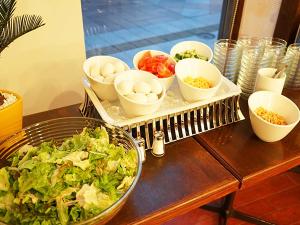 新鮮野菜のサラダもあります