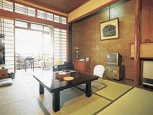 柳並木沿いの御部屋