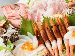その日魚屋さんから仕入れた新鮮お造り盛は大人気