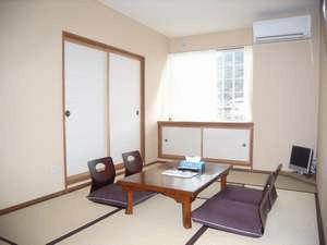 季節になれば、河津桜を眼前に眺められるお部屋です。和室釜滝