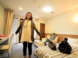 森林浴をホテルのお部屋で。日光の空気はおおいしいですよ。ホット寛げるお部屋です。