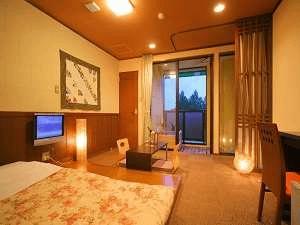 大人気のお部屋です♪和の落ち着いた空間が素敵なひと時を演出。フローリングにお布団を敷いています。