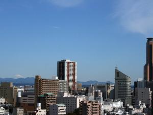 天気の良い日には富士山の見える客室もございます。