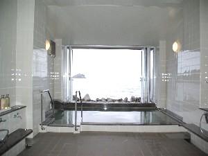 オーシャンビューのお風呂でゆっくりと疲れを癒してください。