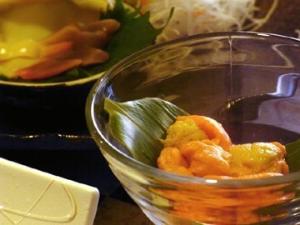 生うにだけではなく、蒸したり焼いたりと、いろんなウニのバリエーションを楽しめます。