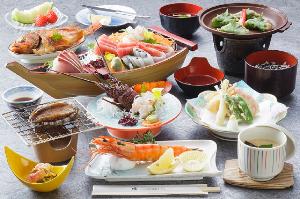 二大黒潮御膳（里海御膳に伊勢海老と鮑）