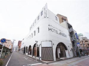 ホテル外観（昼）