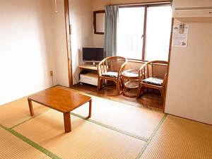 和室タイプ。共用バス・トイレになります。
