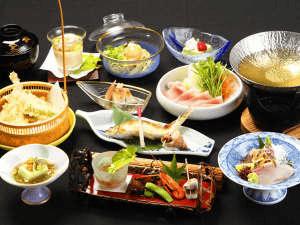 迷ったらこれ！和食料理長自慢の会席。旬な食材を生かしたお料理をお楽しみ下さい。