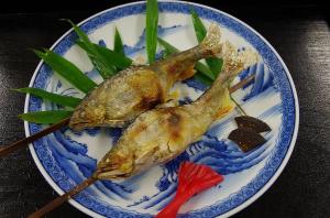 晩秋の楽しみ！「子持ち鮎塩焼き」