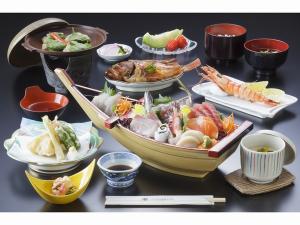 舟盛り大漁御膳　「里海御膳」のお造りを豪華にグレードアップ。