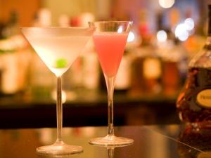 バーではオリジナルのカクテルで素敵な夜をお過ごし下さい。