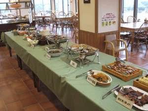 レストランでの朝食バイキング