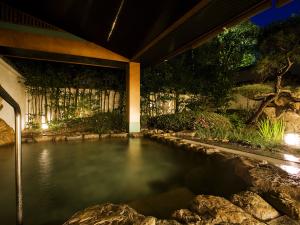 夜の露天風呂もまた心地よい時間　＊