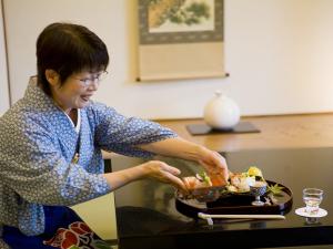 お部屋夕食でのんびり旅を満喫！　＊