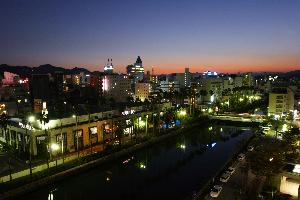 外観　夜