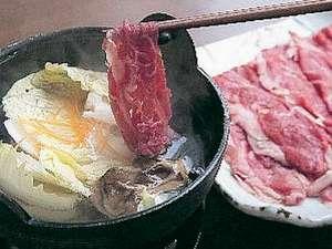柔らかなお肉を美人湯でしゃぶしゃぶ。まろやかな味わいになります。