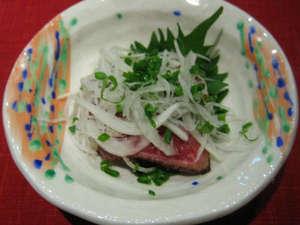 地元の食材を活かしつつ、一つ一つの料理を丁寧に。お部屋でのんびりとお召上がり下さい。