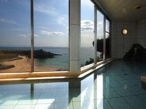 壱岐の美しい海を見ながらゆっくりと日常の疲れを癒してください。
