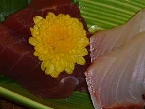 季節によって中身がかわりますが、お造りです!!