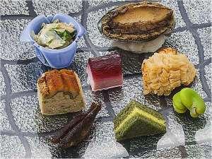 平成27年（夏）初夏の夕べ懐石スタンダードコース季節の前菜八種盛り