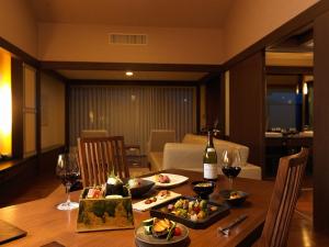 ◆お部屋食イメージ／お部屋でゆったりと、季節の恵みをお愉しみください。